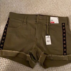 Express Shorts